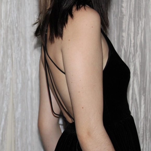 ♣️Velvet Romper♠️ - Picture 3 of 7